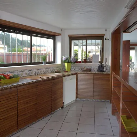 Вилла Sitio Do Louro Сан-Мартинью-ду-Порту