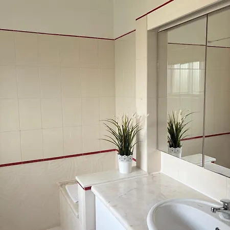 Sitio Do Louro * Сан-Мартинью-ду-Порту