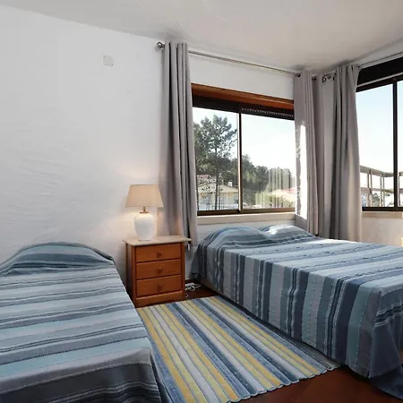 Вилла Sitio Do Louro *